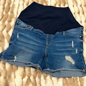 Kancan maternity shorts
